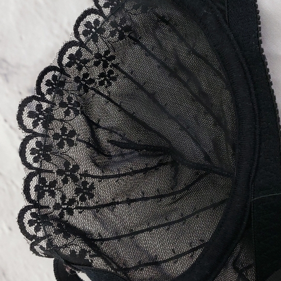 Vintage UnderCover Wear Sheer Lace Demi Cup Black Bra 34B Gently Used - Picture 11 of 12